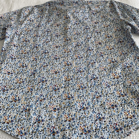 Danini NEW mens shirt in XL in print. Buttons down shirt. Blue buttons. - Picture 8 of 11
